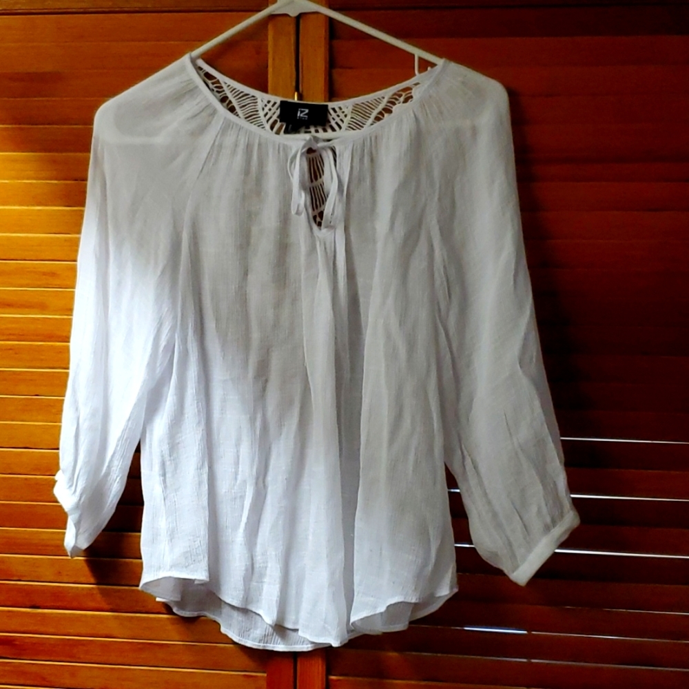 IZ Byer white S blouse, lace back